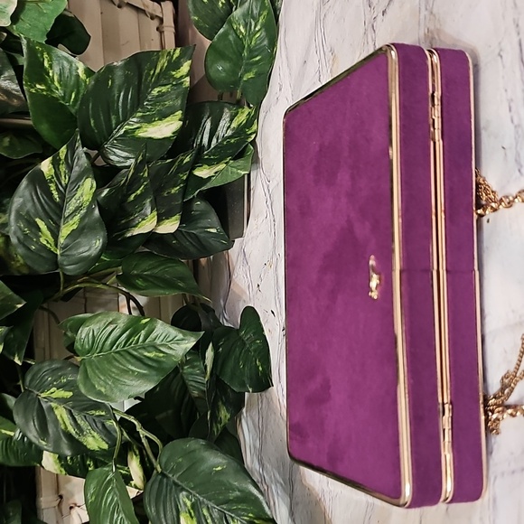 Disney Aladdin Call It Spring Purple Suede Clutch with Gold Chain/Two Fa…
